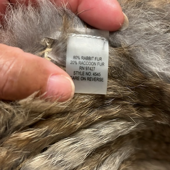 Boutique Rabbit Fur vest 80% Rabbit And 20% Raccoon With Tassels. Natural Brown - Picture 6 of 6